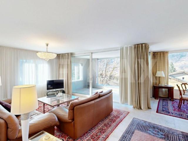 5½ Zimmerwohnung mit 2 Tiefgaragenplätzen und Disponibelraum