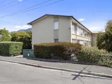 New Town, Hobart, Cambridge, Clarence, Clarence, Tasmania, Penguin Island, Cloudy Bay, Kingborough, Tasmania Island