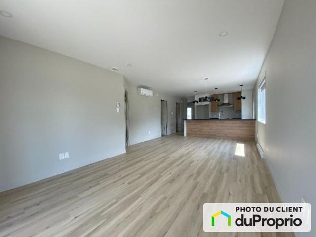 5 1789, Rue Saint Georges Est, St Bernard à louer