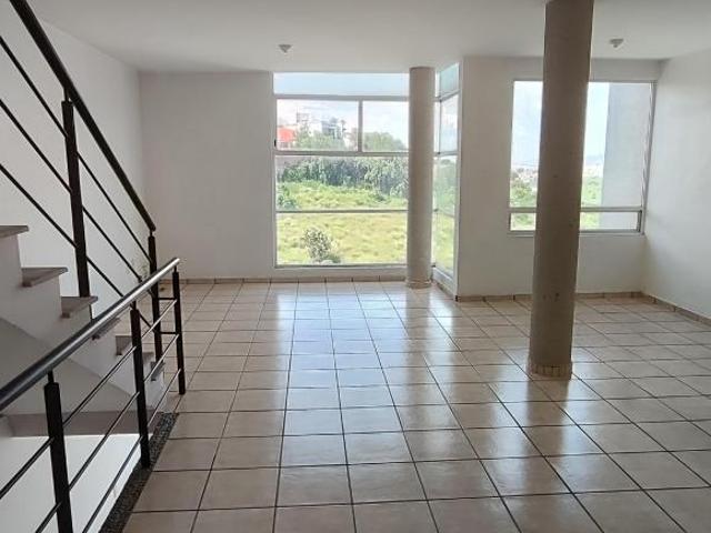 $5,100,000 Vendo Casa de 3 Niveles 3 recámaras en Lomas Valle Dorado