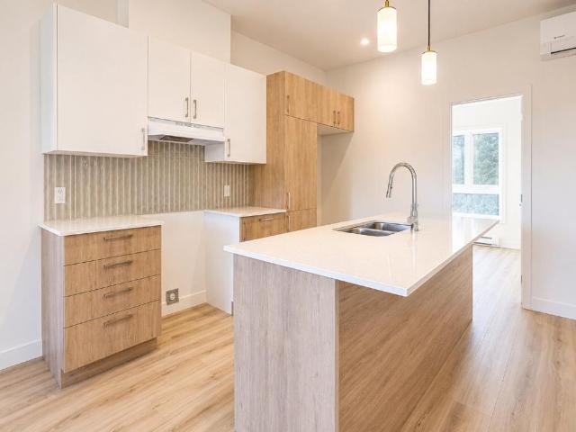 5 1/2 NEUFS DISPONIBLES – SAINTE AGATHE DES MONTS PROMOTION EN COUR