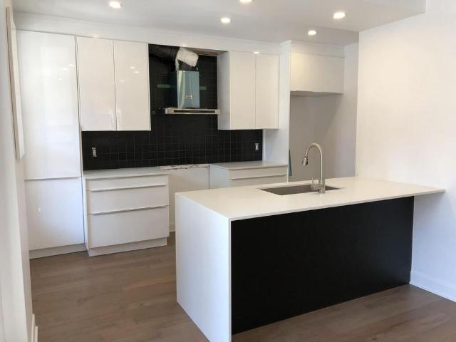 5 1/2 Renové,stationnement,cours Privé