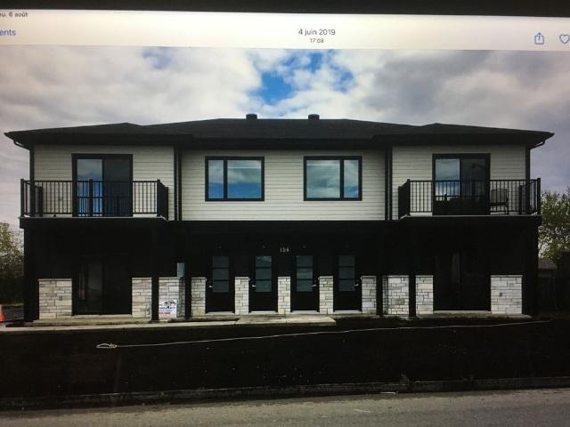 5 1/2 STYLE CONDO