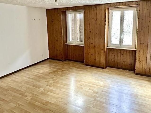 5 1/2 Zimmer Wohnung im Dachgeschoss / appartamento di 5 1/2 locali.