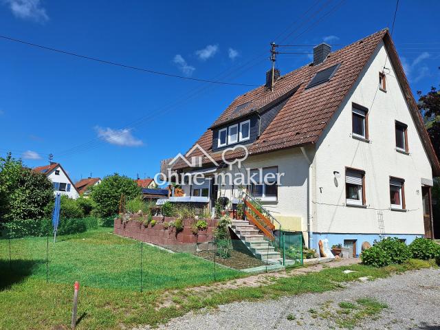 5 1/2 Zimmer Wohnung in ruhig gelegenem Zweifamilienwohnhaus mit sonnigem Garten