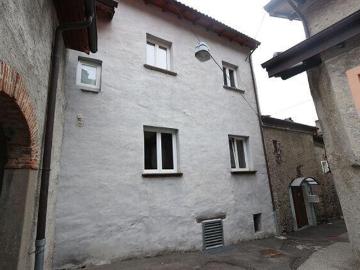5 1/2 Zimmer Dorfhaus mit 4 Aussenparkplätze / 5 1/2 Zimmer Dorfhaus im Kern mit 4 Aussenparkplätzen