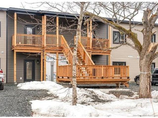 5 1300 Golden Park Cres, Bathurst, NB, E2A 1V1 house for lease | Listing ID NB138016 | Royal LePage