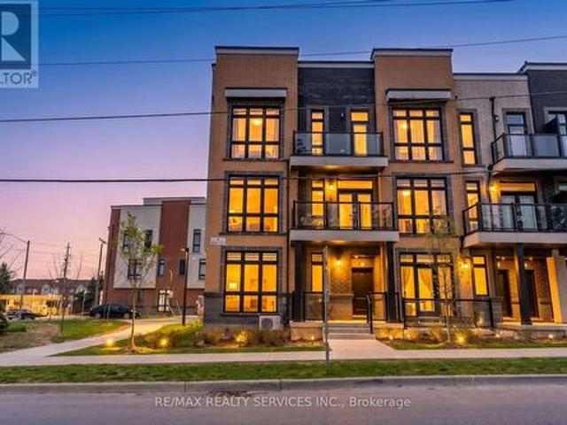 5 1 Bond Crescent, Richmond Hill, ON, L4E 1J4 townhouse for sale | Listing ID N13846 | Royal LePage