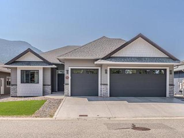 5 2444 York Avenue, Armstrong, BC, V4Y 0A3 house for sale | Listing ID 10394 | Royal LePage