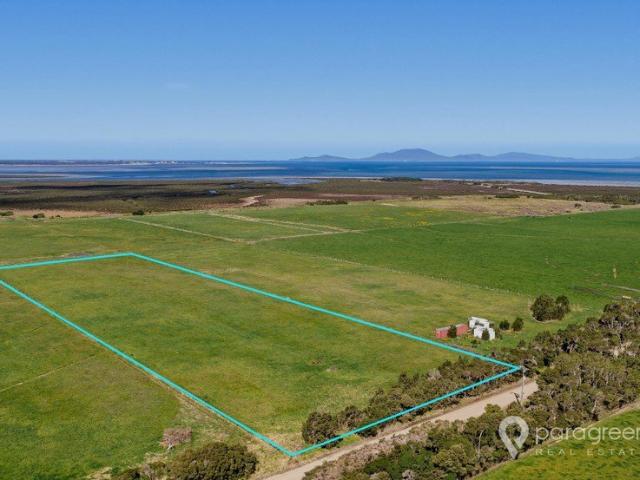 5.2 ACRE LIFESTYLE WEEKENDER