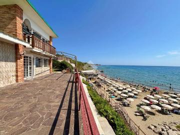 5.500 / mese, 120 Mq Tecnocasa.it 61221049