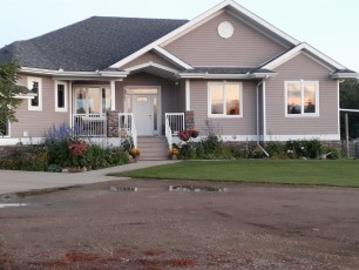 Parkland County, Alberta - Patio, Garden