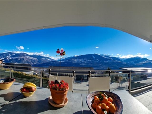 5.5Zi Wohnung, ruhig, optimaler Sonneneinfall und herrliche Aussicht!