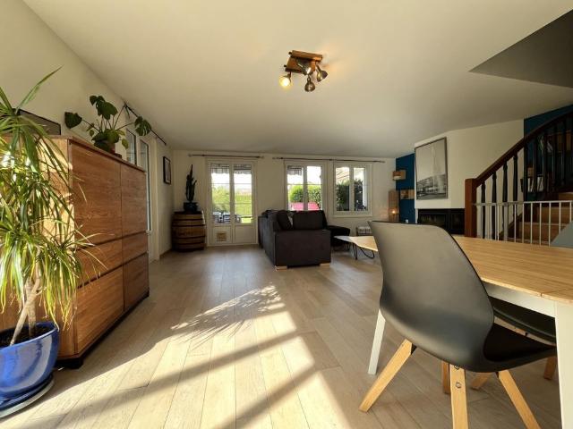 5.5 room family house with garden, terrace and 2 parking spaces Sole agent