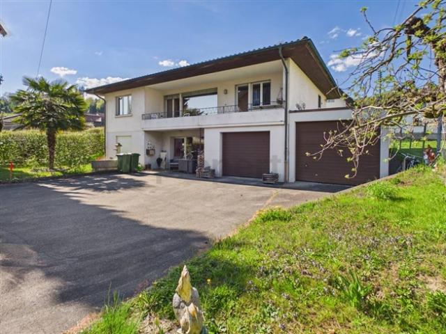 5.5 Zi. Einfamilienhaus | Balkon, Doppelgarage und top Lage in Safnern