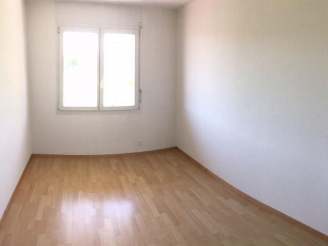 5.5 Zimmer DEFH mit grossem Garten und Autounterstand