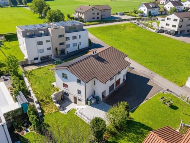 5.5 ZIMMER DOPPELEINFAMILIENHAUS MIT BERGBLICK