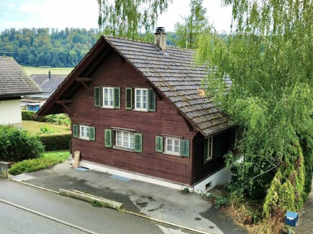 5.5 Zimmer Einfamilienhaus zum Sanieren und Gestalten in Bettenhausen!