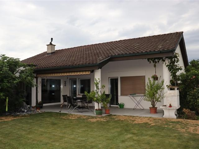 5.5 Zimmer Einfamilienhaus mit grossem Garten und Wohlfühlcharme!