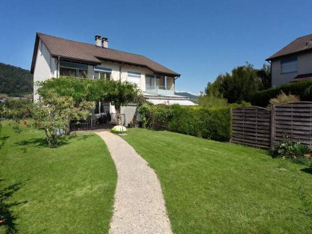 5.5 Zimmer Einfamilienhaus mit schönem Garten und Garage