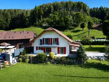 5.5 ZIMMER EINFAMILIENHAUS MIT UNVERBAUBARER AUSSICHT INS GRÜNE