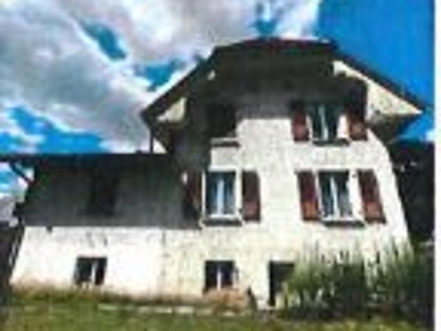 5,5 Zimmer Einfamliienhaus mit Schwimmbad
