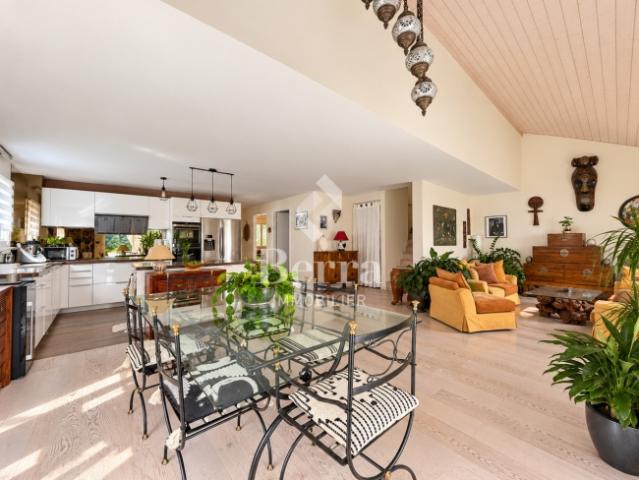 5,5 ZIMMER PENTHOUSE MIT PANORAMABLICK UND LUXURIÖSER AUSSTATTUNG