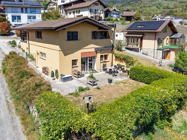 5,5 Zimmer Villa am Rande der Weinberge, herrliche Aussicht, ruhig, sonnig