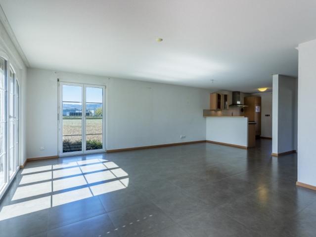5,5 ZIMMER VILLA IN CHAVORNAY SOFORT VERFÜGBAR
