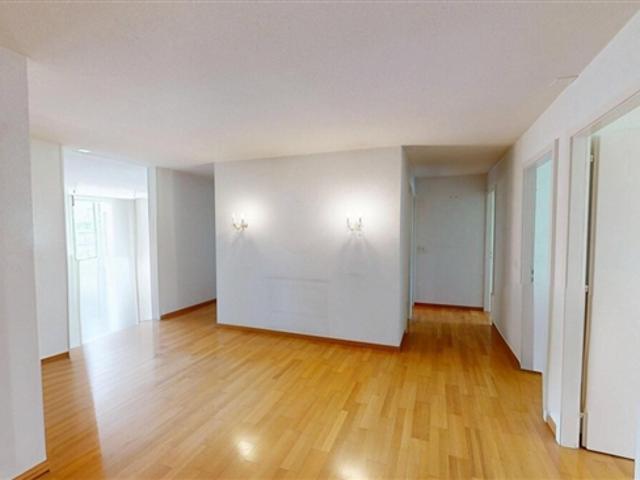 5.5 ZIMMER WOHNUNG MIT AUSSICHT INS GRÜNE