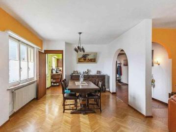 5.5 Zimmer, 140 m², 3. Stock