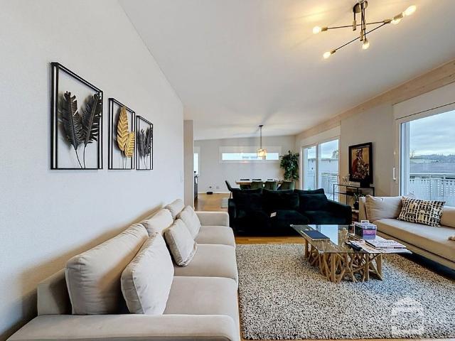 5.5 Zimmer, 145 m², 1. Stock