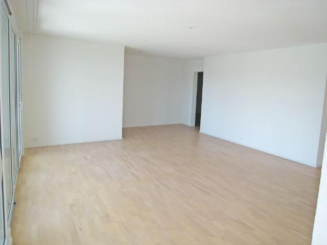 5.5 Zimmer, 145 m², 2. Stock