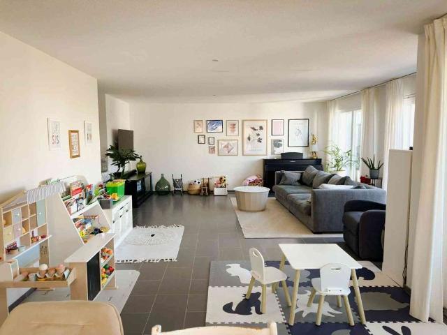 5.5 Zimmer, 150 m², EG