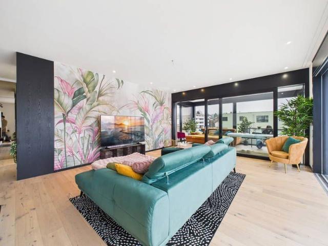 5.5 Zimmer, 150 m², 3. Stock