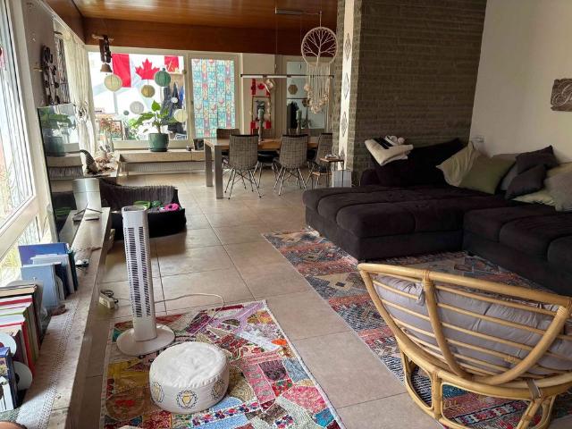 5.5 Zimmer, 160 m², EG