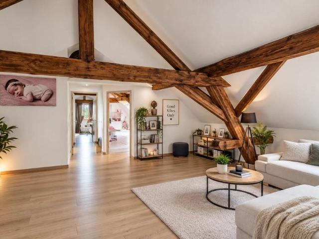 5.5 Zimmer, 160 m², 1. Stock
