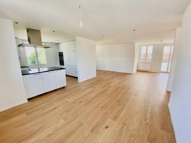 5.5 Zimmer, 160 m², 1. Stock