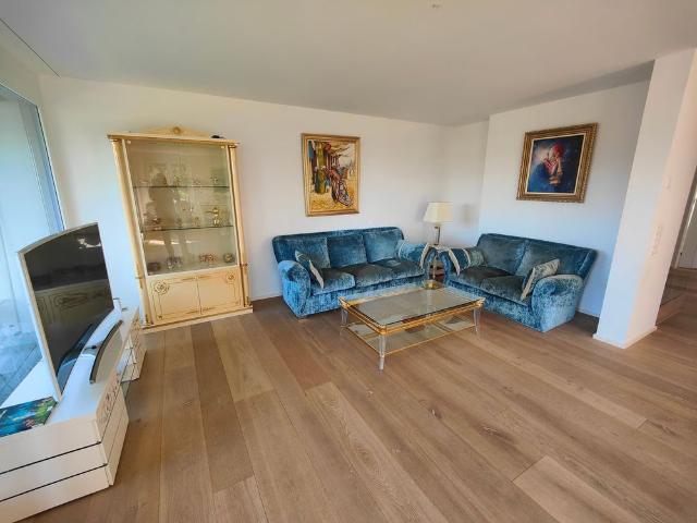 5.5 Zimmer, 160 m², 3. Stock