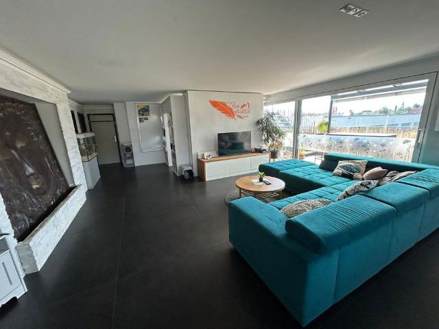 5.5 Zimmer, 160 m², 3. Stock