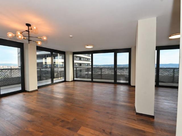 5.5 Zimmer, 166 m², 22. Stock