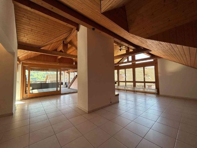 5.5 Zimmer, 168 m², 3. Stock
