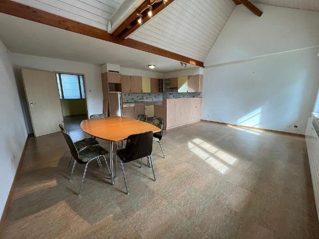 5.5 Zimmer, 180 m², 2. Stock