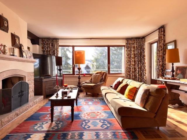5.5 Zimmer, 180 m², 3. Stock