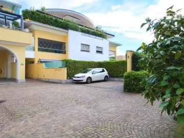 5.5 Zimmer, 182 m²