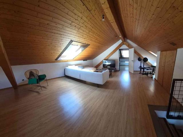 5.5 Zimmer, 120 m², 2. Stock