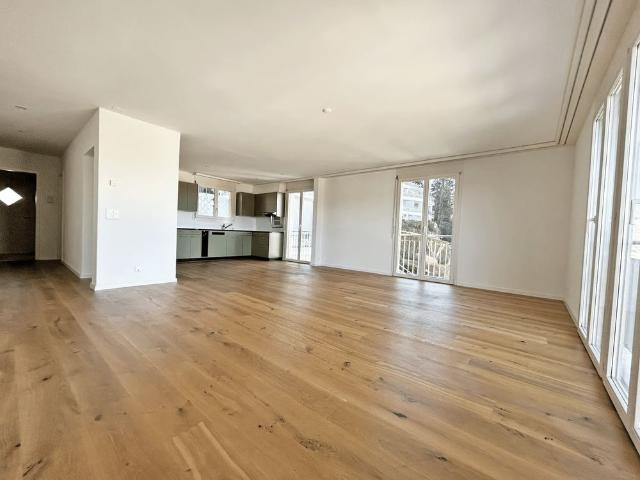 5.5 Zimmer, 125 m², 1. Stock