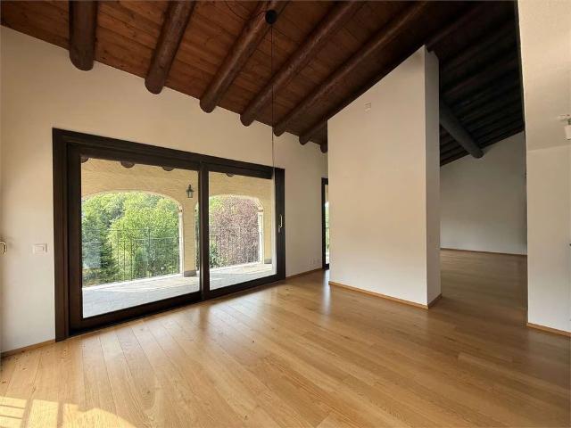 5.5 Zimmer, 242 m²