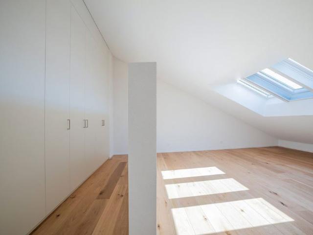 5.5 Zimmer, 200 m², 2. Stock