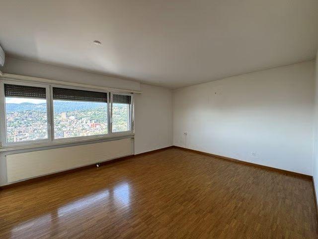 5.5 Zimmer, 200 m², 2. Stock